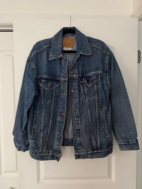 Levi's Blue Denim Trucker Jacket - Classic Women's Jean Coat
